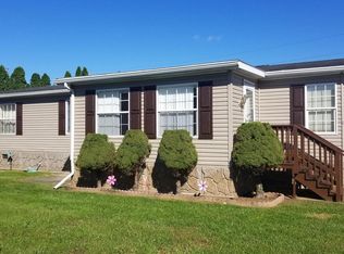 1 Moccasin Dr, Ephrata, PA 17522