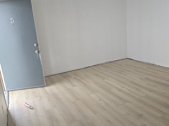 5th image of 1467 E Main St APT D