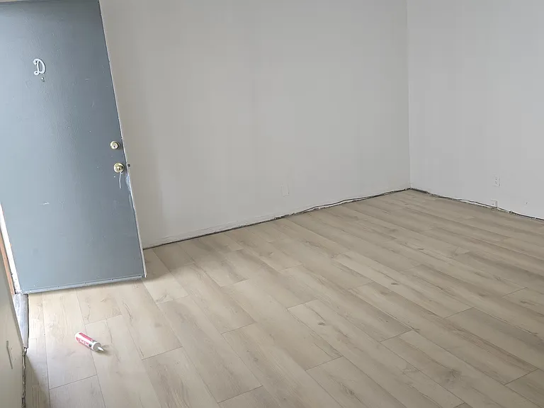 1467 E Main St #D — Photo 5