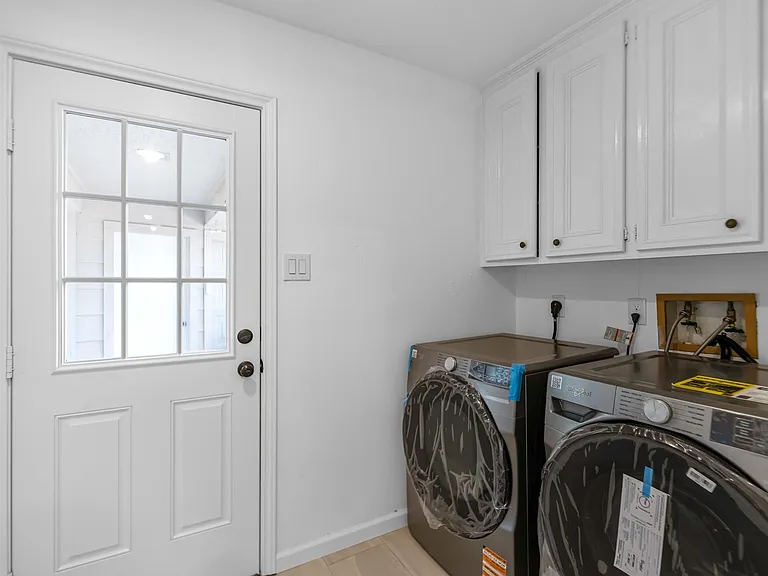 8011 Liberty Elm Ct — Photo 18