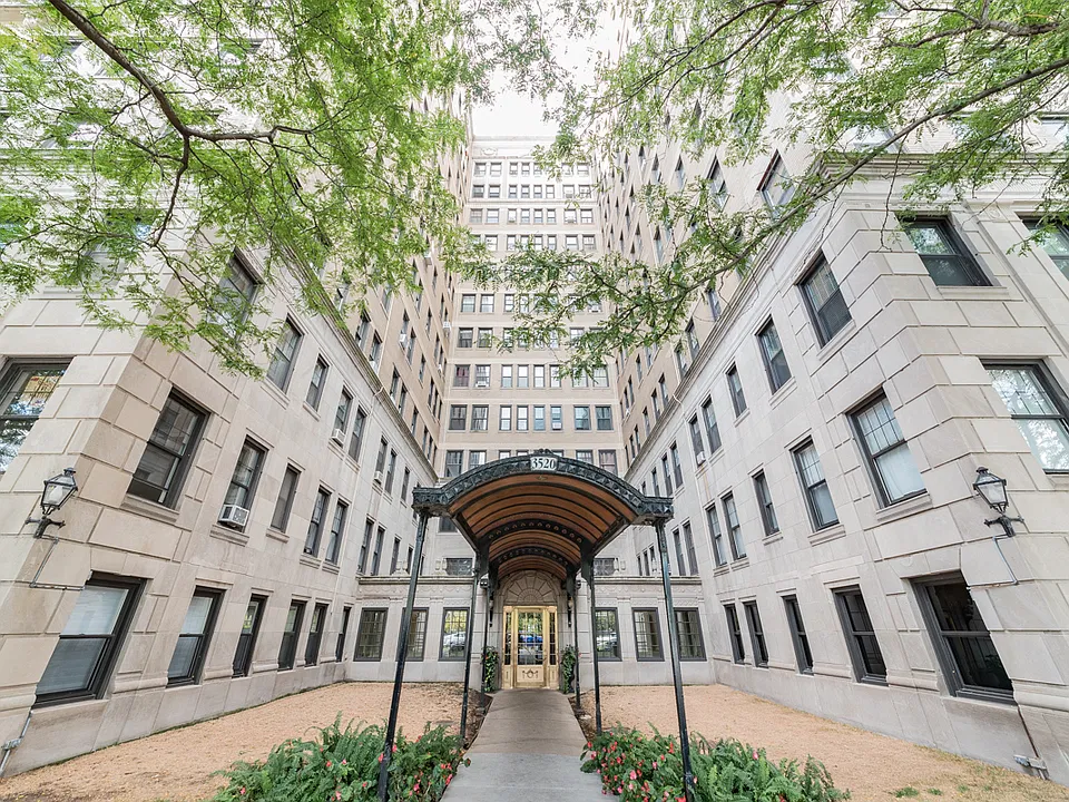 3520 N Lake Shore Dr #8K