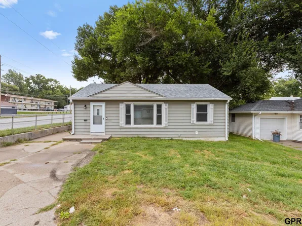 4333 N 55th St, Omaha, NE 68104