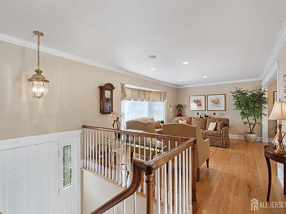 5th image of 7 Snowden Rd