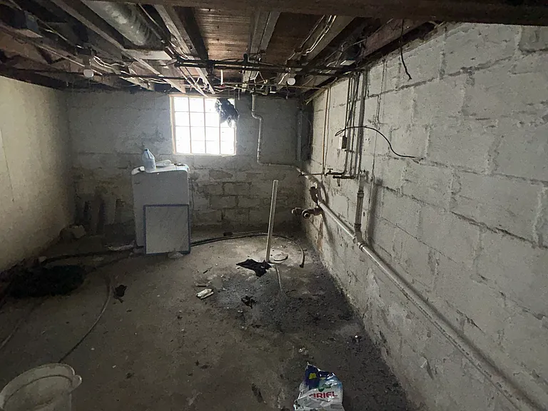 2345 Iowa St — Photo 27