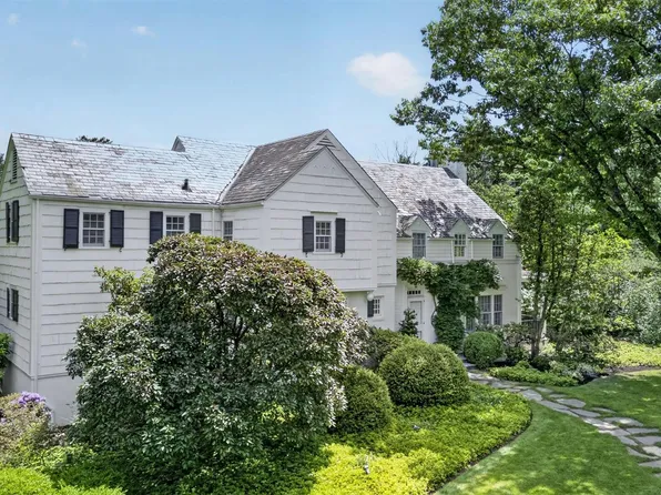 6 Hillair Circle, White Plains, NY 10605