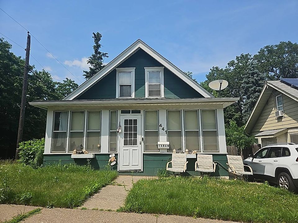 1st image of 441 Sidney St E
