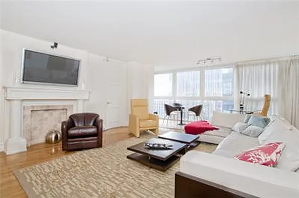 Sold by R New York | media 1