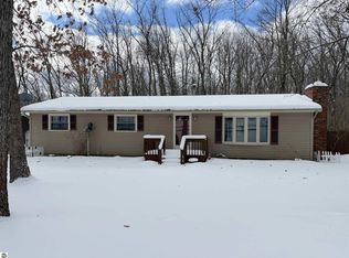 4141 Mockingbird Cir, Farwell, MI 48622