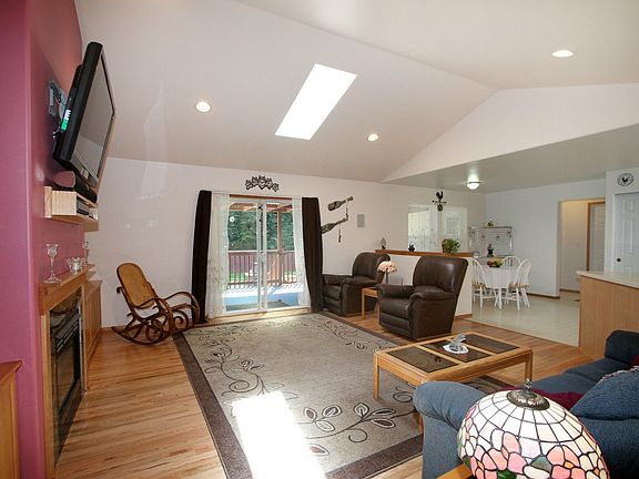 Great Room to Covered Porch