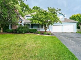 170 Kaywood Dr, Rochester, NY 14626