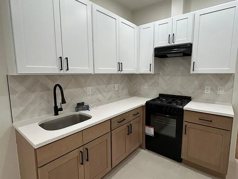 11 School St #2 — Photo 3