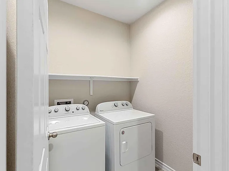11724 Saddle Rock Dr — Photo 22