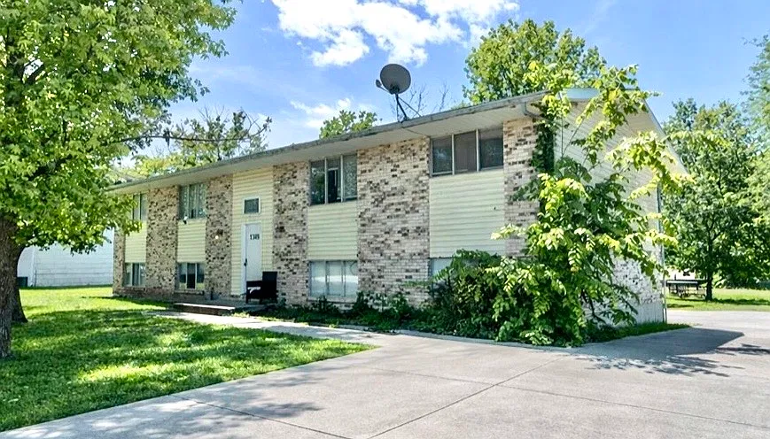 2 bed, 784 sqft, $1,025 — Photo 1