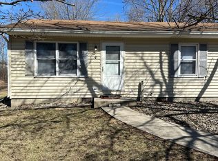 206 E Lynwood Dr, Syracuse, IN 46567
