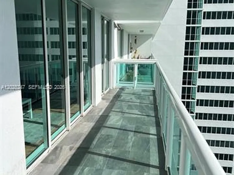 1800 N Bayshore Dr #2310 — Photo 45