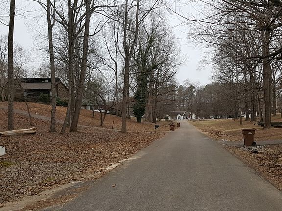 5th image of 89 Bradley Dr