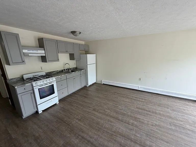113 Main St — Photo 2