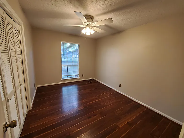324 Burnside Dr — Photo 11