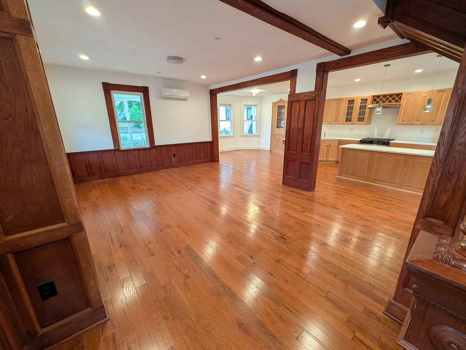 4 bed, 2.5 bath, $4,995 — Photo 4