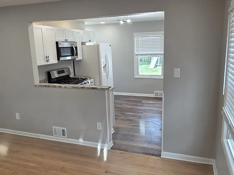 9322 W Mount Vernon Ave — Photo 4