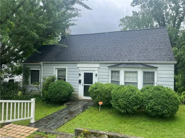 342 Moore Ave, Mount Airy, NC 27030