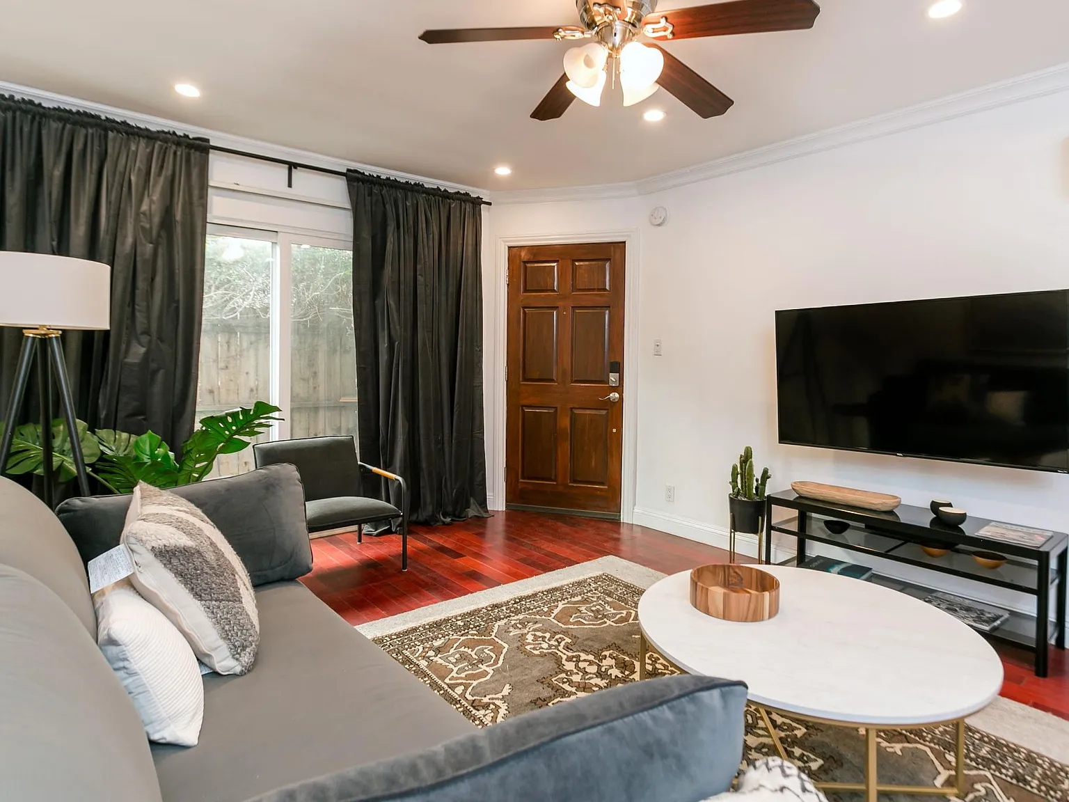 Studio, $1,850 — Photo 2
