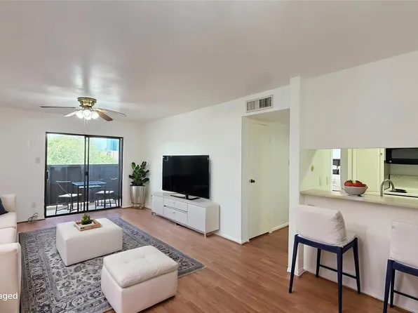 3075 Walnut Bend Ln APT 36, Houston, TX 77042