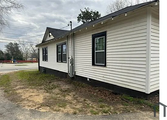 2 bed, 1600 sqft, $900 — Photo 3
