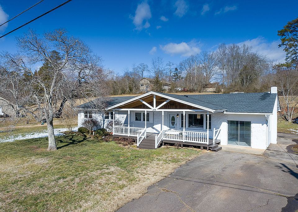 1st image of 215 Palmer Dr