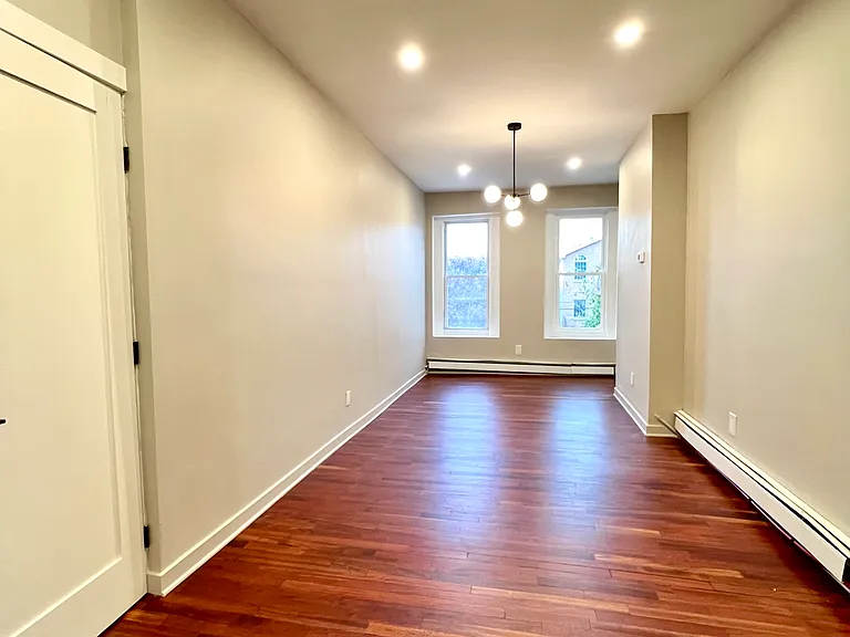 25 Whitman Ave — Photo 12