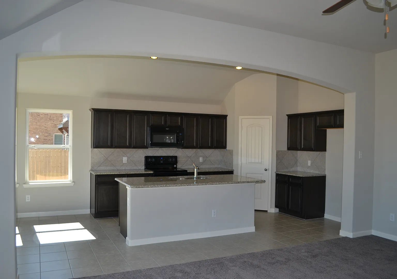 Gorgeous 4-bedroom home! — Photo 4