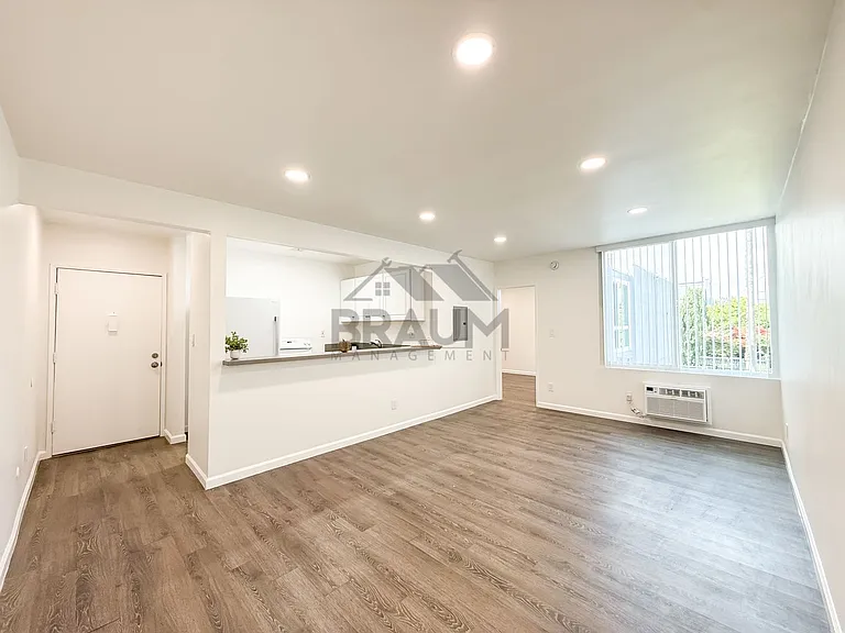 5611 FULCHER PROPERTY, LLC — Photo 2