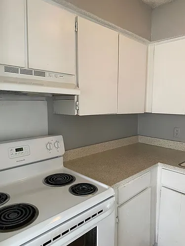 717 E Grayson St #11 Photo 1