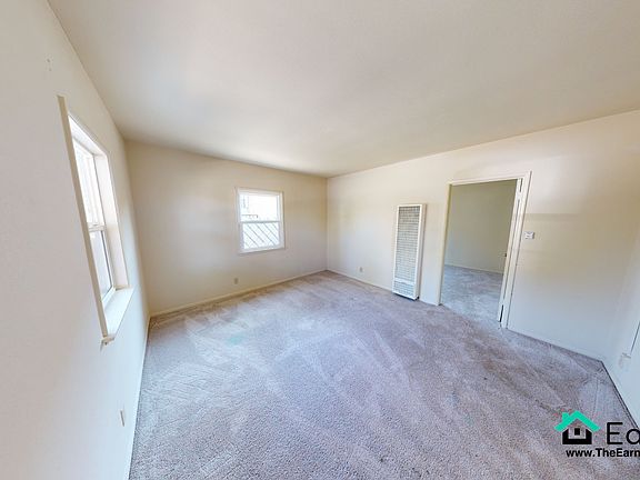 3rd image of 10904-10908 National Blvd