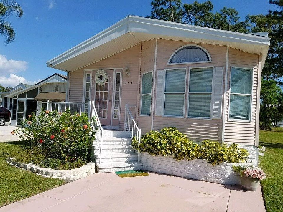 1st image of 218 Crown Point Dr