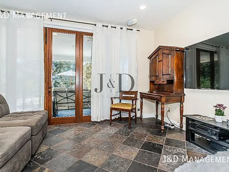 2406 Commonwealth Ave #STUDIO — Photo 4