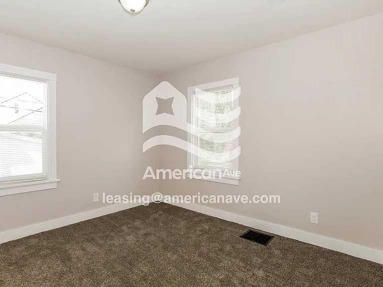 1643915_010_bedroom_13946128.jpg