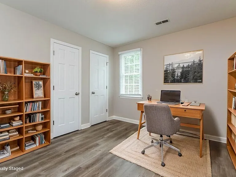 925 Fairlong Rd — Photo 17