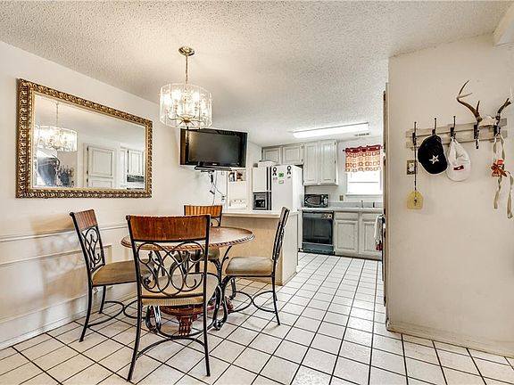5th image of 7024 Brookdale Dr