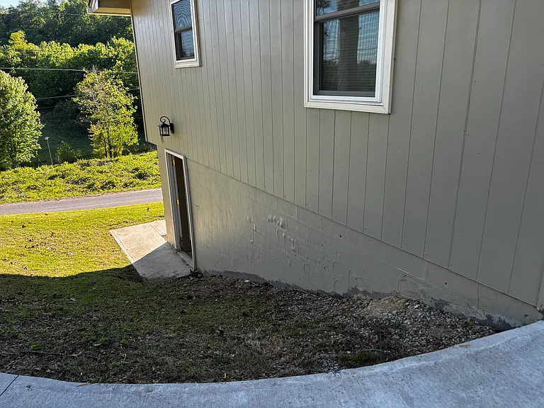 204 Windsor Ln — Photo 26
