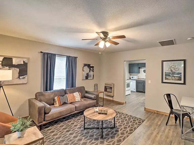 204 W Trish Knight St — Photo 6