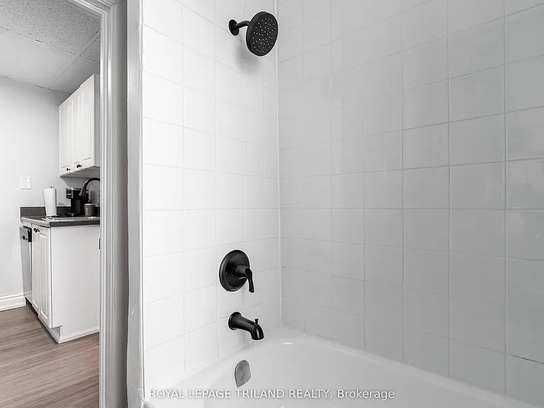 425 McKenzie Ave #8 — Photo 8