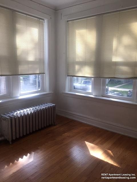 1st image of 4253 N Sawyer Ave APT 1