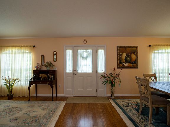 3rd image of 26 Prince John Ln