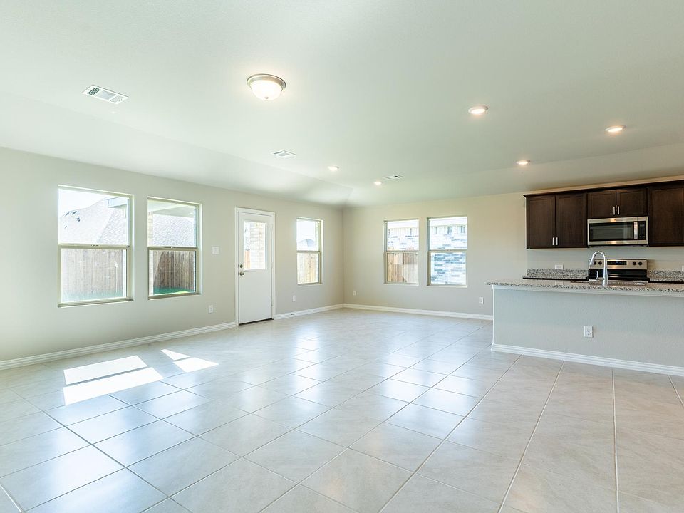1st image of 3229 Burke Dr