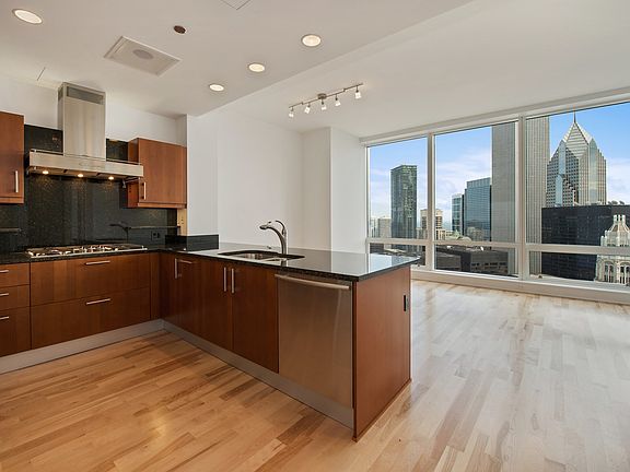Kitchen / Living Room
