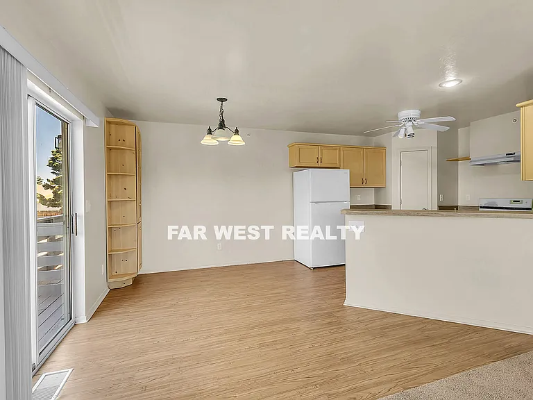 4032 N Viewpoint Dr #D — Photo 6