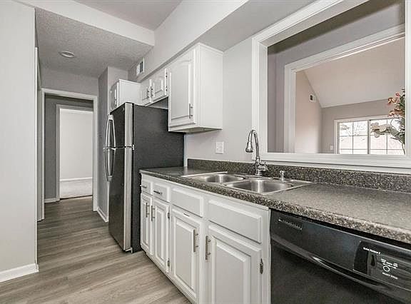 3rd image of 1133 NW 12th St APT D