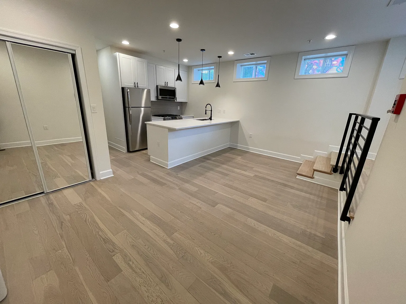 3 bed, 1.5 bath, 900 sqft, $1,163 — Photo 4