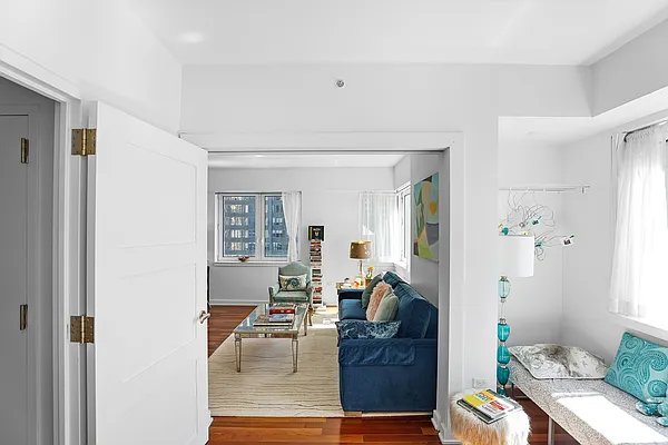 Rented by R New York | media 6